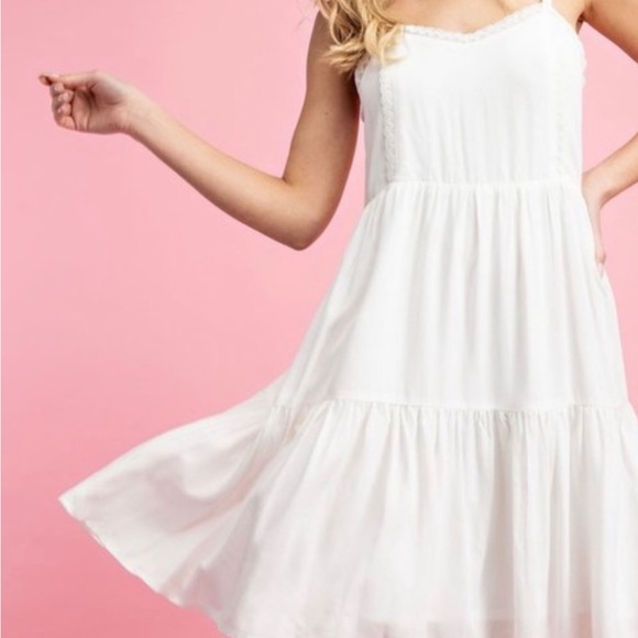 Tiered Ruffle Sleeveless Summer Dress. Color: White - Picture 4 of 6